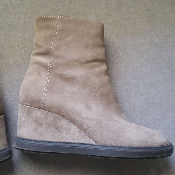 Aquatalia boots women's size 9 suede wedge boots suede neutral zipper vg… - Picture 5 of 16
